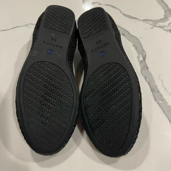 Rothy’s 6.5 Solid Black Flat with Honeycomb or waffle weave design - Picture 6 of 11